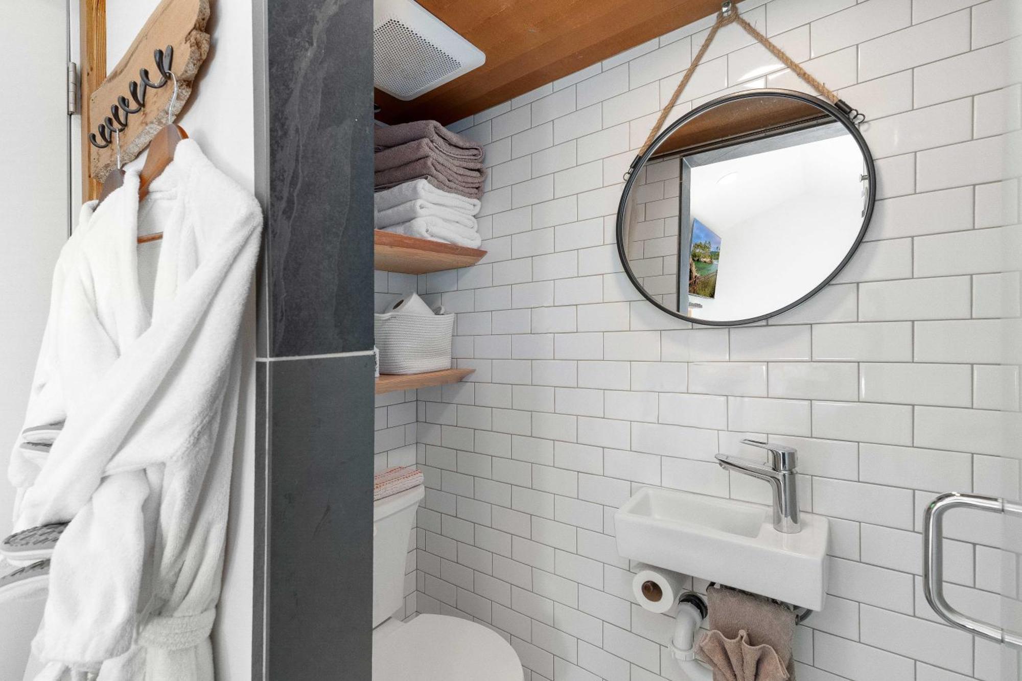 Blue Moon Tiny House, Sauna,Ht ポート・エンジェルス エクステリア 写真